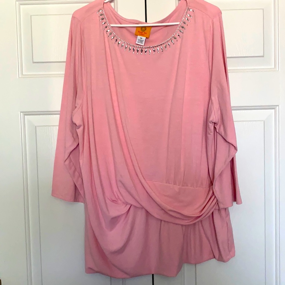 Ruby Rd. Woman pink top with gathered offset waist